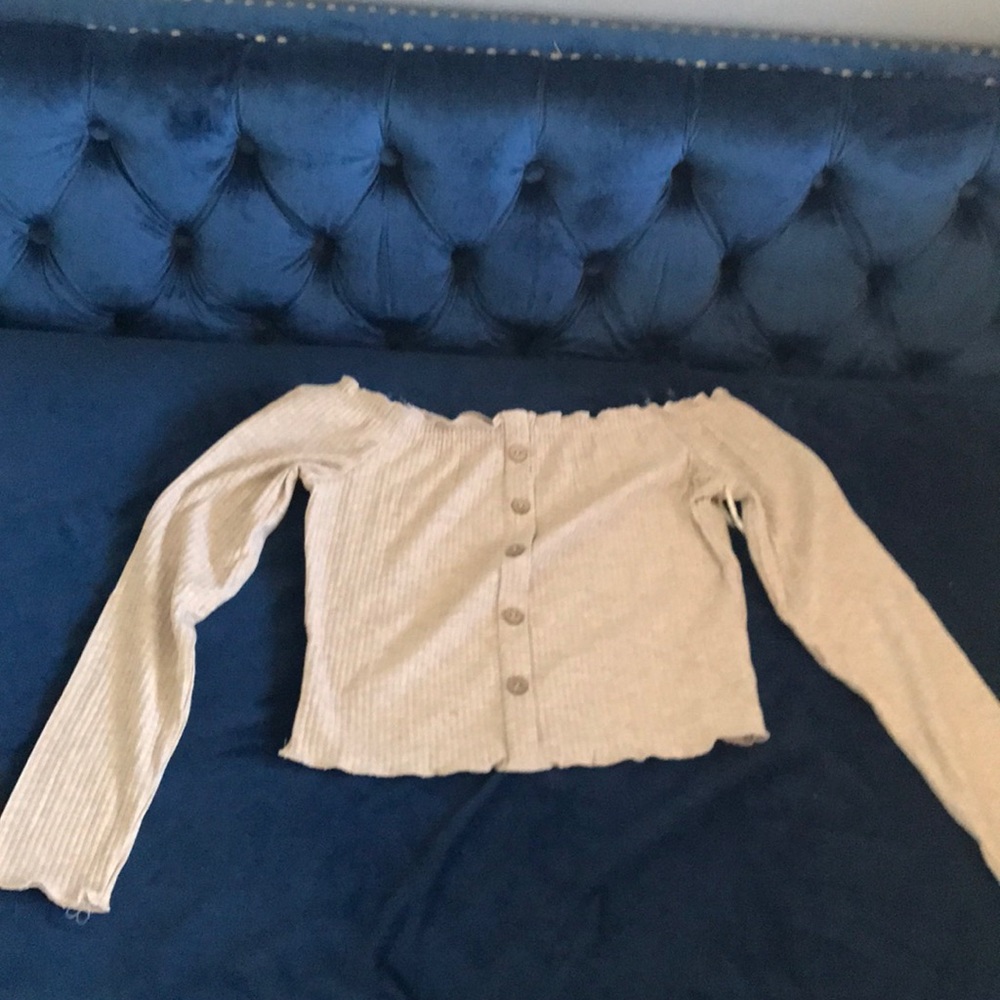 iris basic off of the shoulder crop top gray white